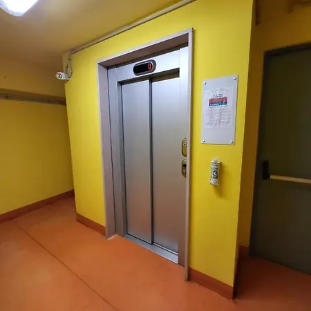 La Scelta Giusta, In Centro Con Garage Privato E Ascensore *