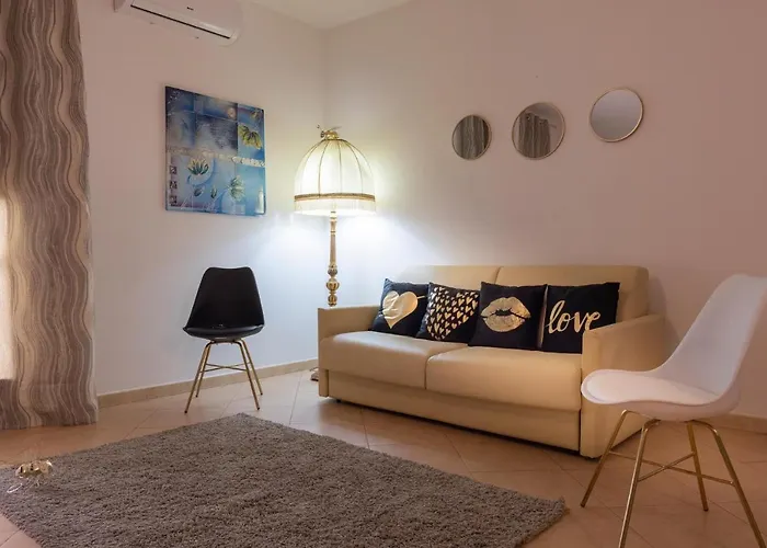 La Scelta Giusta, In Centro Con Garage Privato E Ascensore